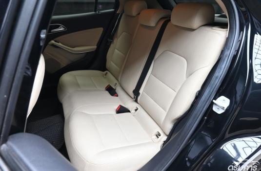 Mercedes-Benz GLA200 1.6 W156 ( 2017 ) Urban SUV ภาพที่ 19