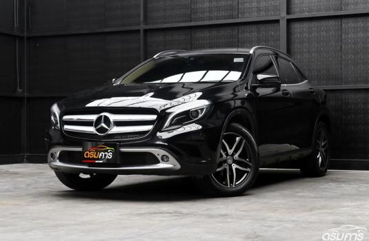 Mercedes-Benz GLA200 1.6 W156 ( 2017 ) Urban SUV