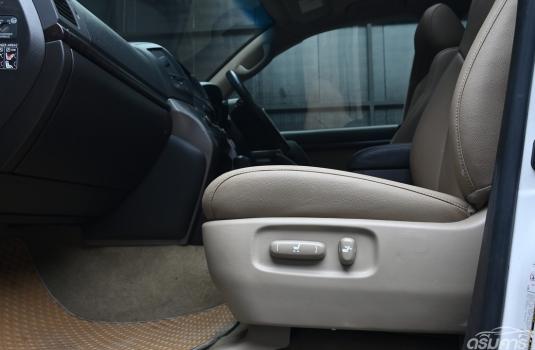 Toyota LAND CRUISER 4.5 ( 2012 ) 200 VX 4WD SUV ภาพที่ 9