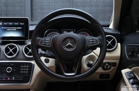 Mercedes-Benz GLA200 1.6 W156 ( 2017 ) Urban SUV ภาพที่ 11