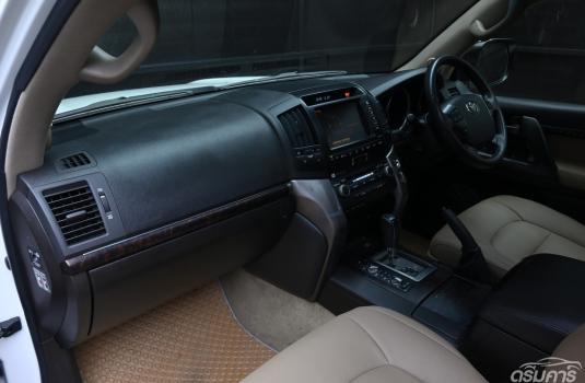 Toyota LAND CRUISER 4.5 ( 2012 ) 200 VX 4WD SUV ภาพที่ 8