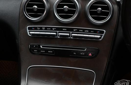 Mercedes-Benz GLC250d 2.1 W253 ( 2016 ) 4MATIC AWD SUV ภาพที่ 15