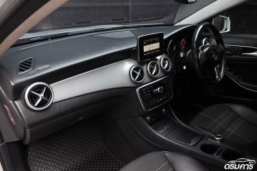 Mercedes-Benz GLA-Class GLA200 1.6 W156 Urban ภาพที่ 9