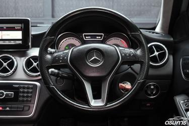 Mercedes-Benz GLA-Class GLA200 1.6 W156 Urban ภาพที่ 11