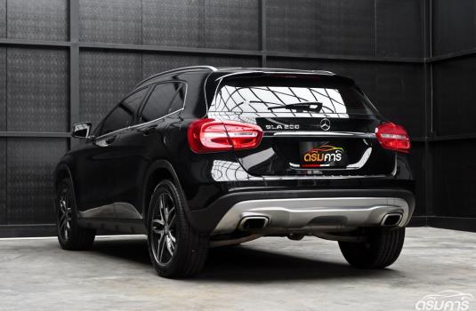 Mercedes-Benz GLA200 1.6 W156 ( 2017 ) Urban SUV ภาพที่ 4
